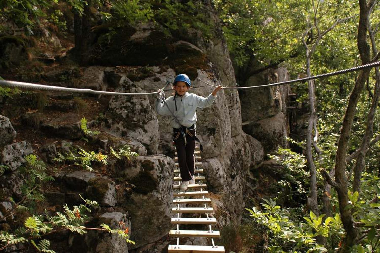 la_via_ferrata_de_rousses_c_cevennes_evasion.jpg